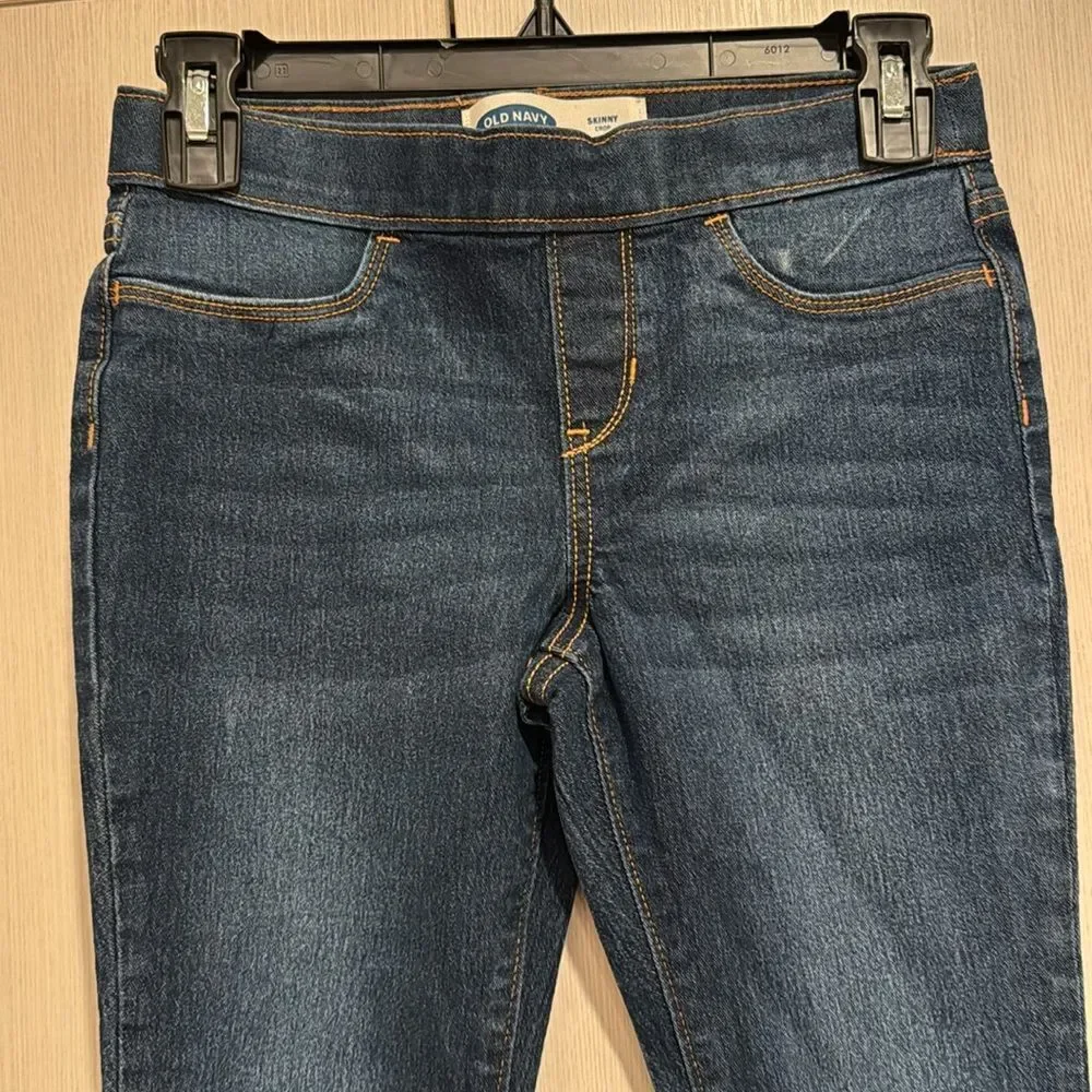 Skinny jeans a crop top